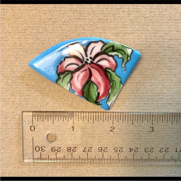 Hand Crafted Pin⭐️5/$25⭐️ - Picture 4 of 5